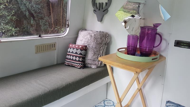 Seating in Daisy