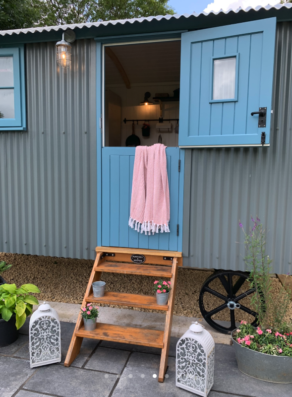 Nauti Door