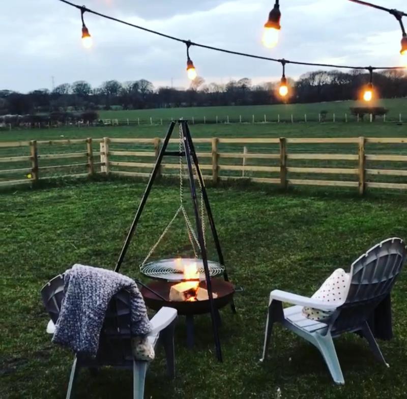 Fire pit and bbq for chilling out