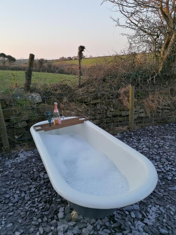 Outdoor bath